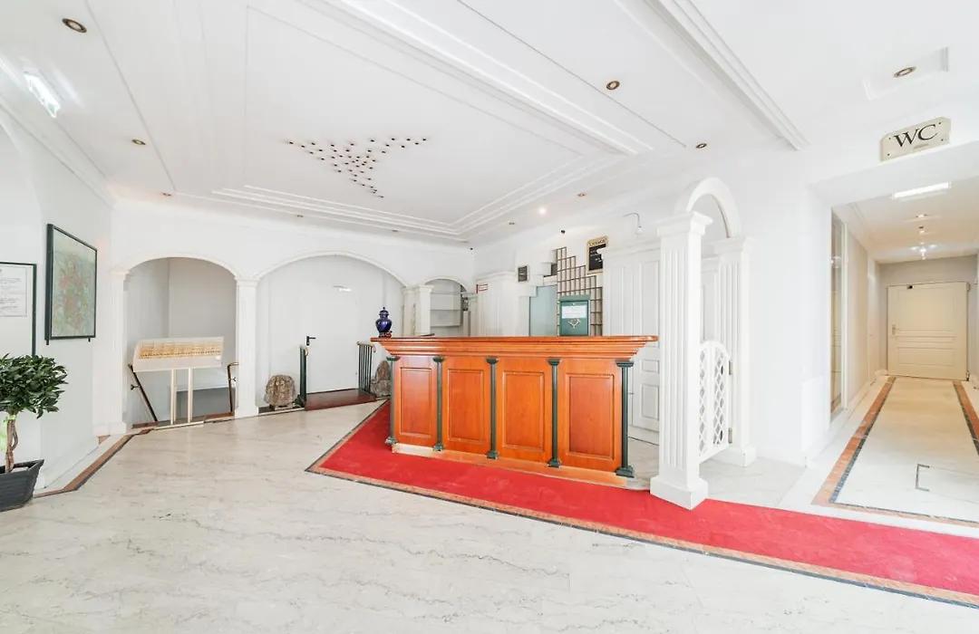 Self-Check-In Hotel Adlon-1