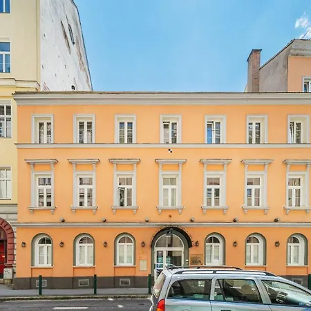 Self-Check-In Hotel Adlon-3