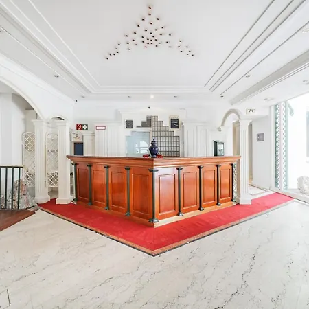 Self-Check-In Hotel Adlon-2