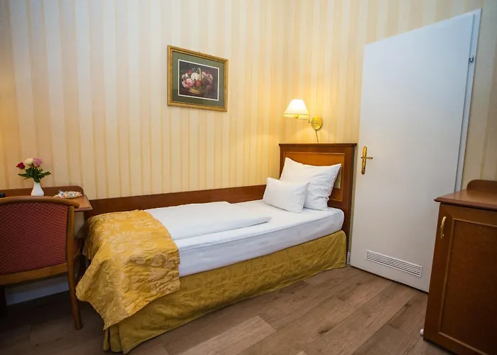 Pension Opera Suites I Self Check In Vienna